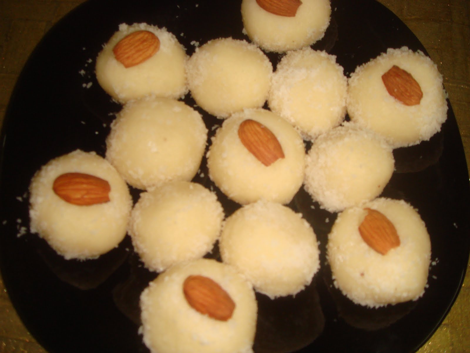 Coconut Ladoo