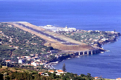 Madeira+airport+landing+youtube
