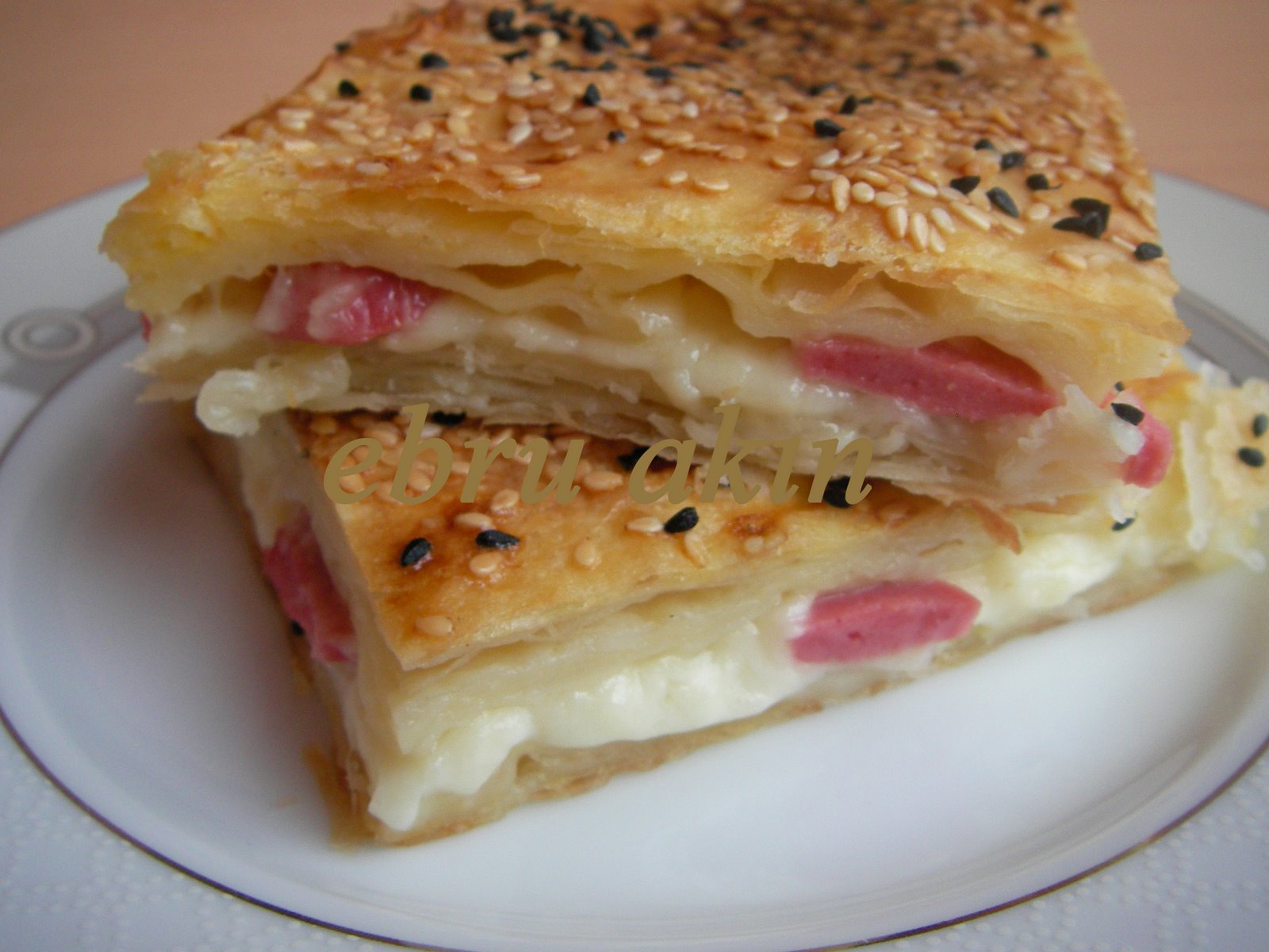 sosislikasarliborek.jpg