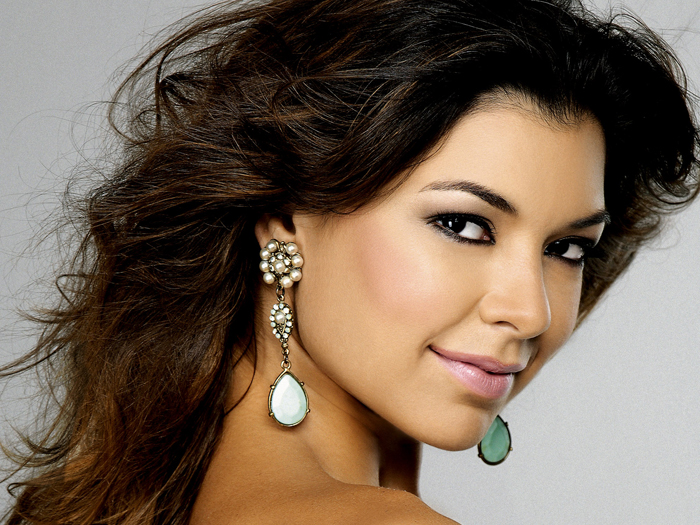 HED News Amanda Françozo estreia nesta segunda (23/05) na Record News