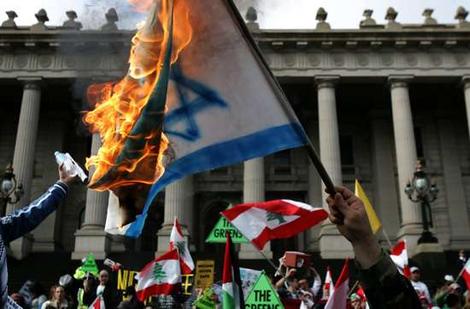 [knPROTEST_wideweb__470x309,0.jpg]