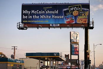 McCain-Fritten-Werbung in Detroit © Franz Gingl