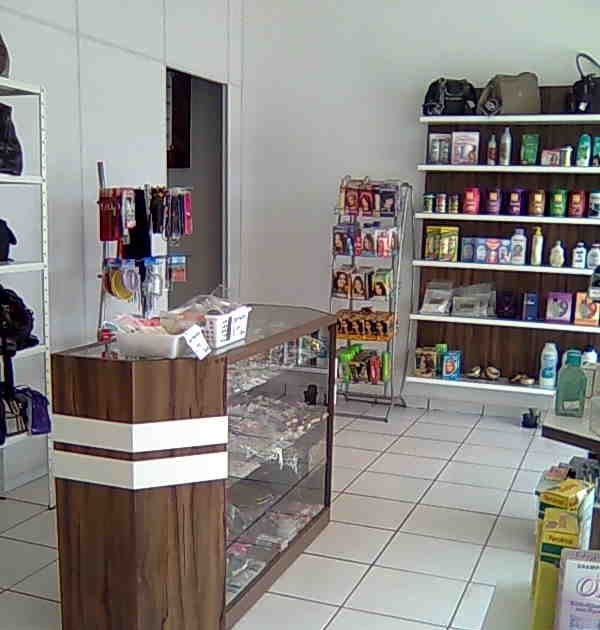 Fab. Moveis Tavares: Balcão Atend; Gondolas p/ expor, Estante divisoria