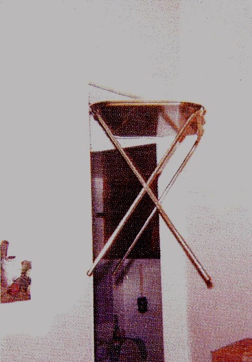 [Sorrat-TableSelfLevit01.jpg]