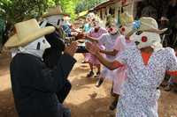 BAILE DE CUADRILLAS DE COLES