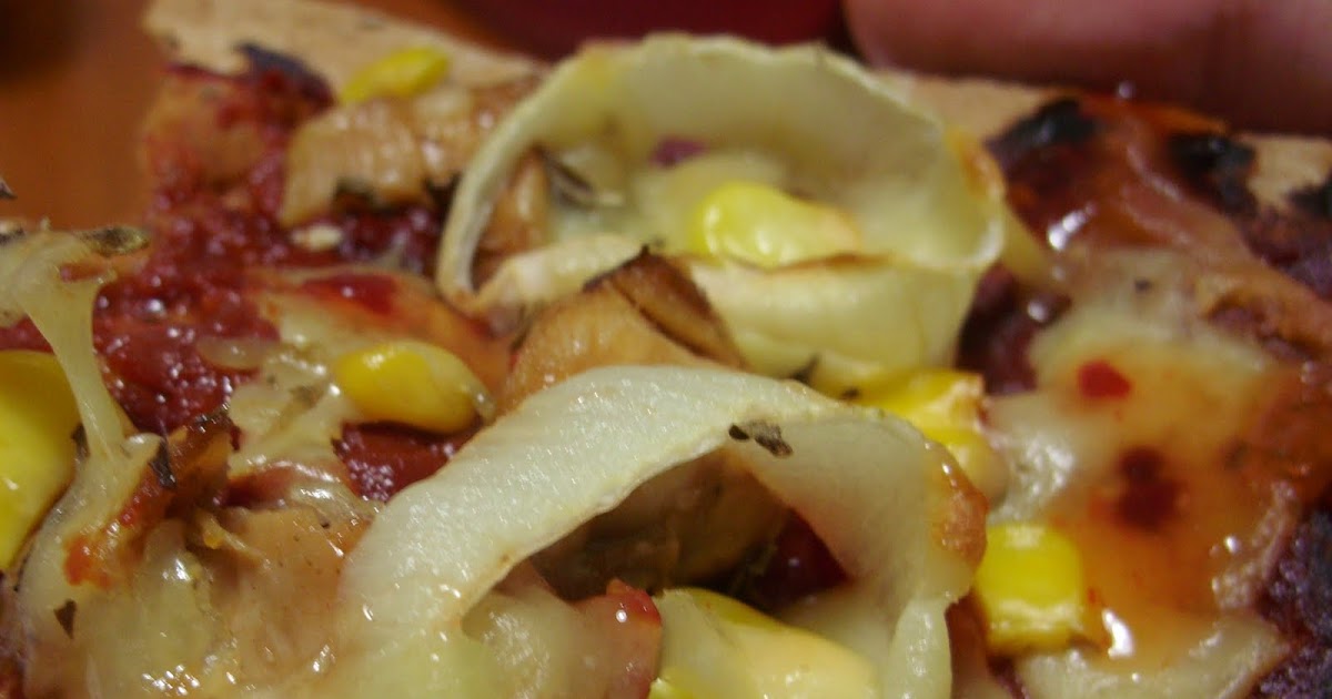 These Tastes of Mine: Lebanese Bread Pizza