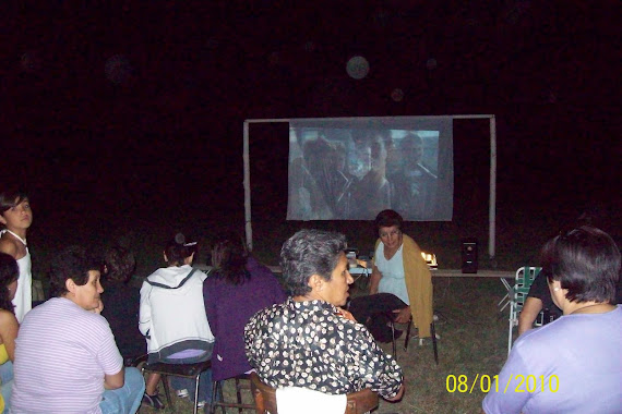 Agradeciimento a la comunidad que nos acompaño en la Proyeccion de Cine al aire libre ( y gratis)