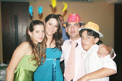 JANAÍNE, LEILA, ODISNEI E MATHEUS RENAN