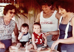 ALCIDE, INEZ E NILDA, COM OS PEQUENOS RODRIGO E ALESSANDRA