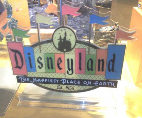 [081017-Disneyland-Sign---Cr.jpg]