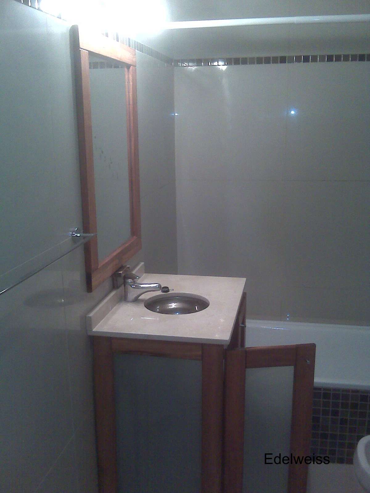 Muebles de Cocina, Comedor, Living, Baño, Dormitorio, Bachas, Mesadas y
