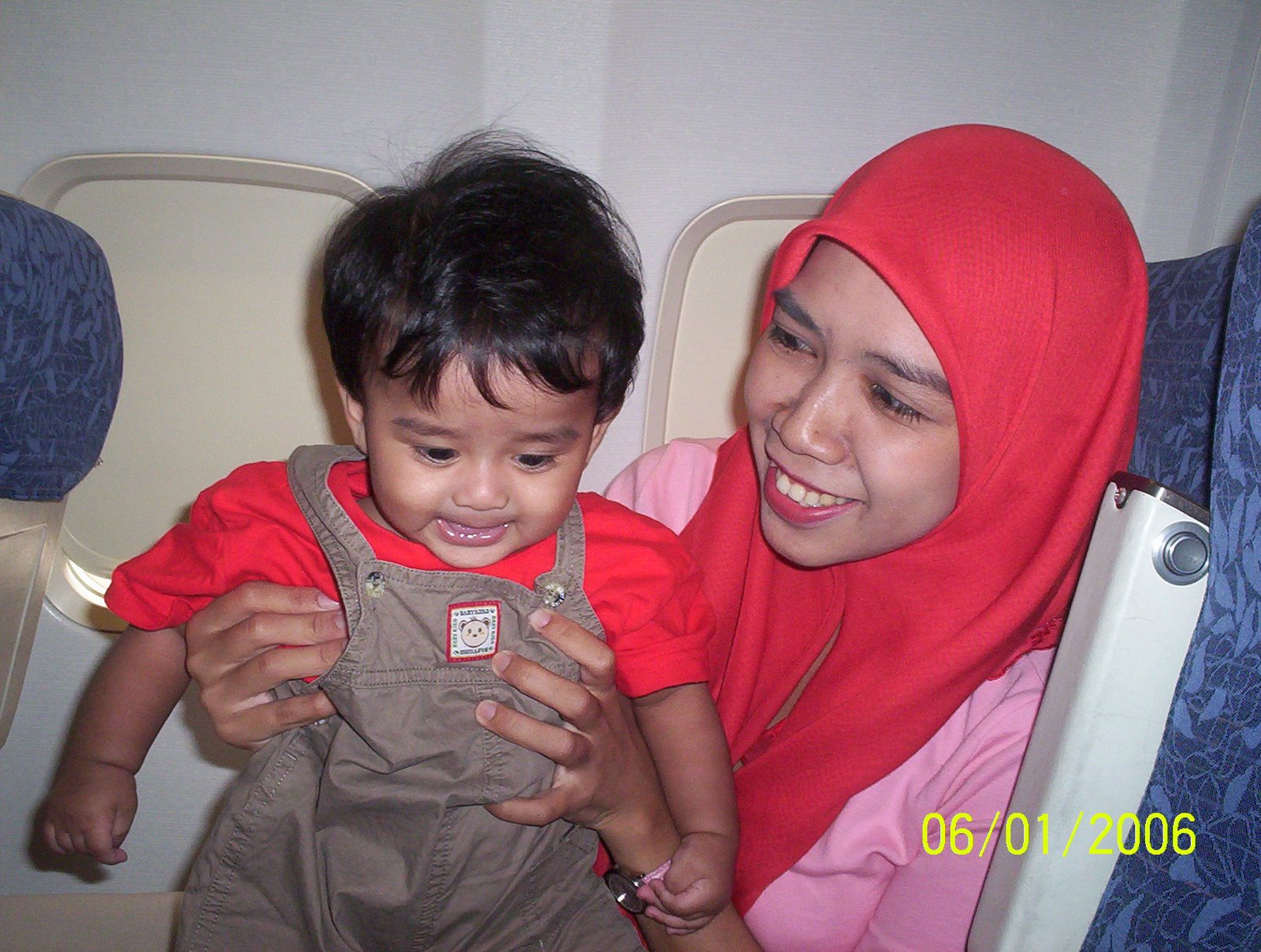 [flight060106+008.jpg]