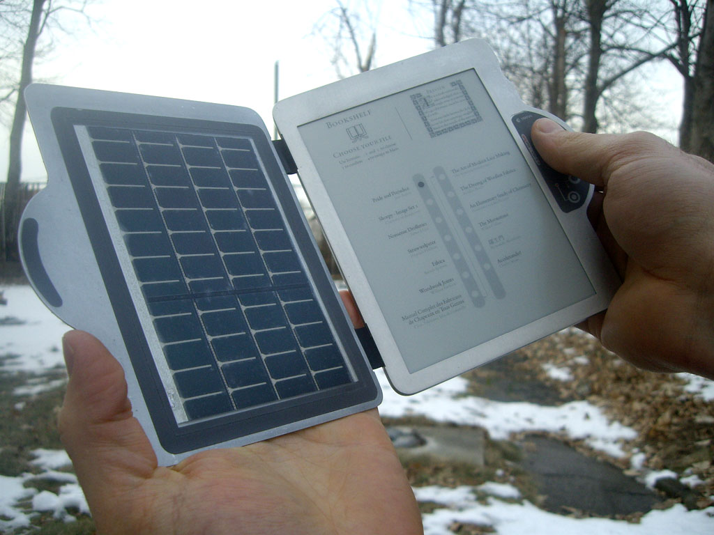 http://2.bp.blogspot.com/_gHLi5No8dSY/SMASnb0iHHI/AAAAAAAABAM/OFH5GJaeTFo/s1600/snippy-solar-powered-reader-1.jpg