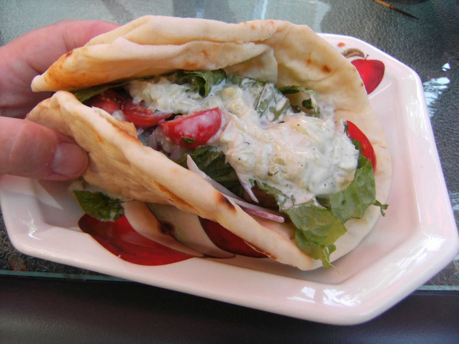 chicken souvlaki pita calories