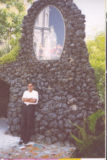 Dr.Senthil Kumar Infront of Infant Jesus in a Centurian Church 2005