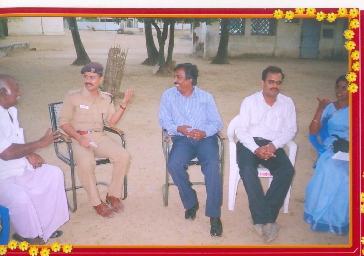 Discussing with Avinas kumar I.P.S., at Inaguration Programme for Free Psychological Programme for