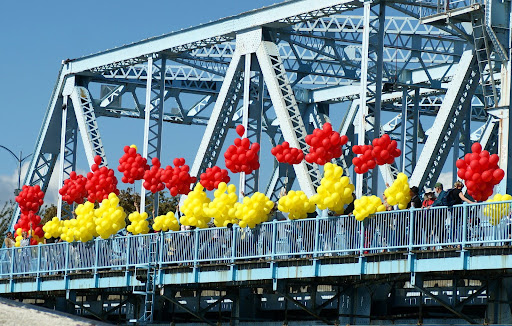 Johnson Street Bridge Celebration, art event, Deryk Houston, Victoria, BC, Canada