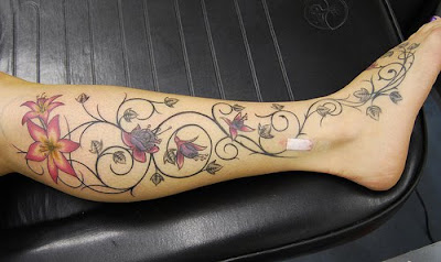 Flower Tattoos Vines on The Tattoo Zone Coloured Flowers And Vines Tattoo On Leg
