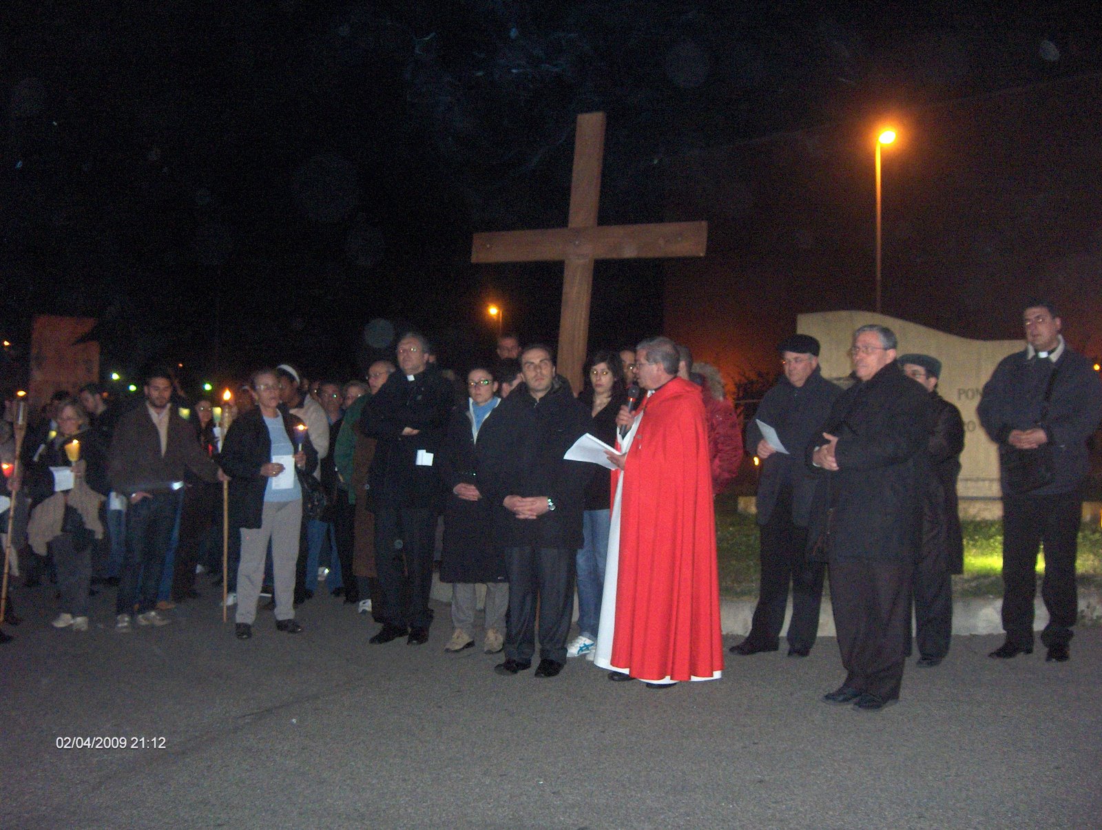 [viacrucis4.JPG]