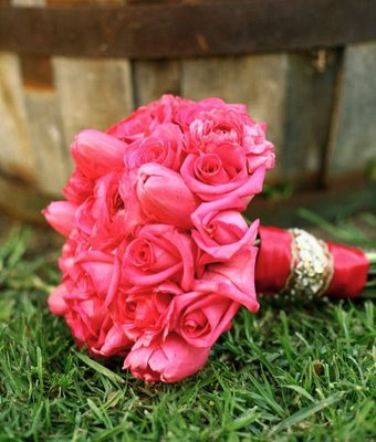 pink bouquets for weddings