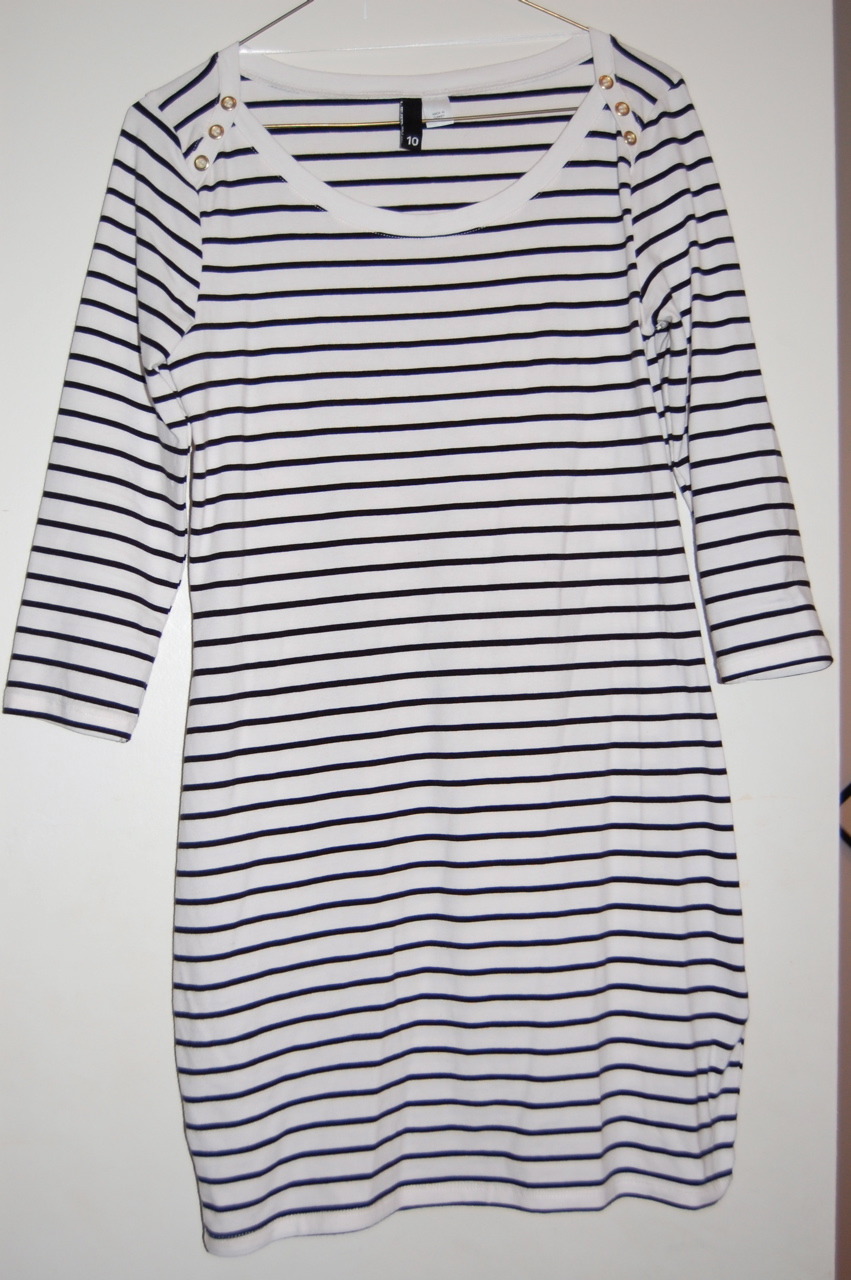 [H&M+Clingy+Striped+Dress.jpg]
