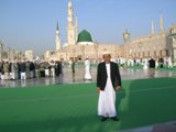 Di Masjid Nabawi, Madinah