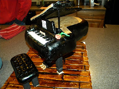 PIANO CAKE