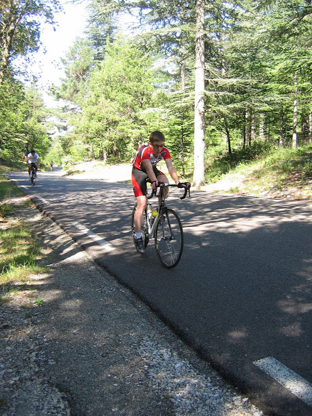 Peter vrij snel na Chris ook bij post 2. Peter is very quick after Chris at post 2.