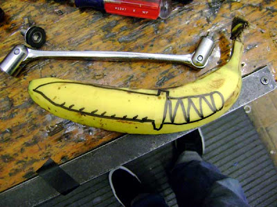 Metal is a noob. Banana+Knife