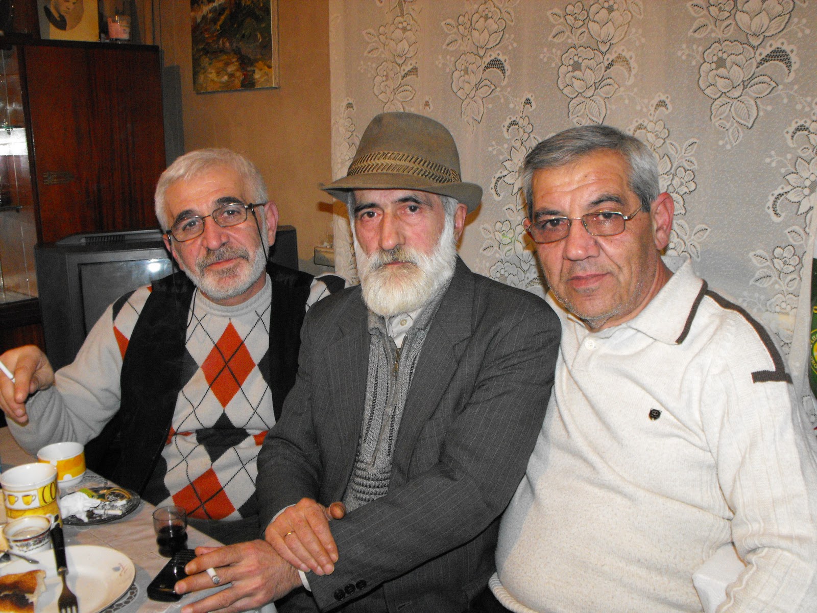 ՍԵՐԳԵՅ ՄԵԼԻՔՅԱՆ SERGEY MELIQYAN Մ Ե Ր Ո Ն Ք НАШИ