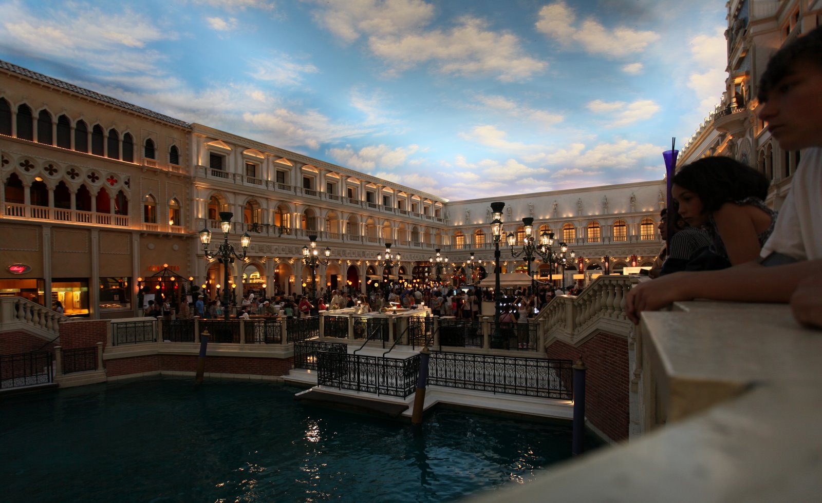 [2009-08-04+171334+0.JPG]