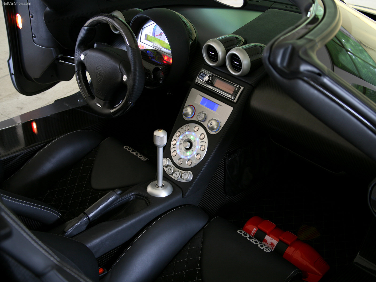 [Koenigsegg-CCX_2006_1600x1200_wallpaper_12.jpg]