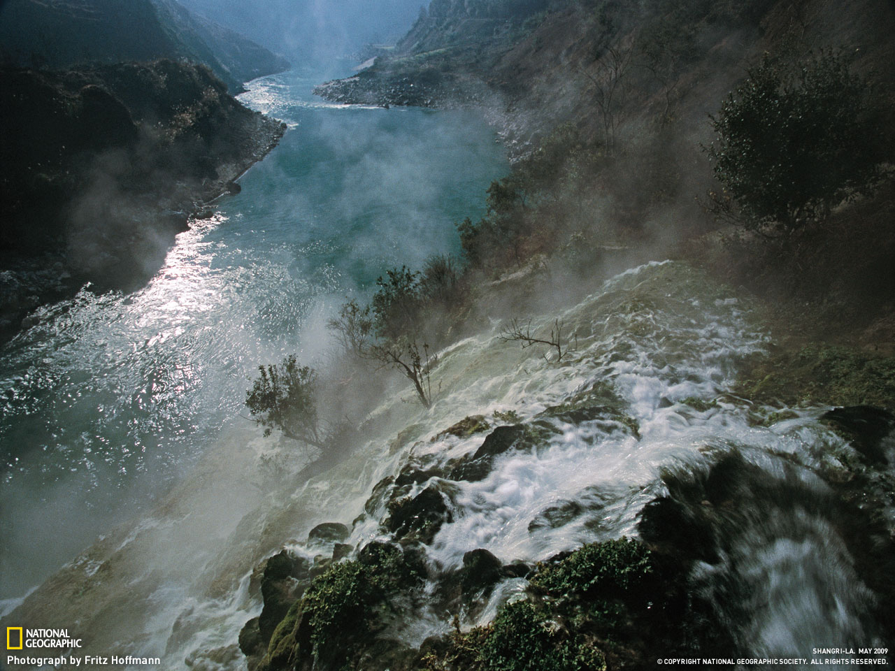 http://2.bp.blogspot.com/_gfXupHOEhH0/Swmsty47fXI/AAAAAAAAMr0/my8ZoC8FMZM/s1600/national-geographic-wallpaper-12.jpg