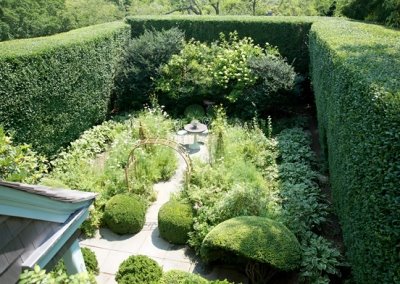 [secret-garden.JPG]