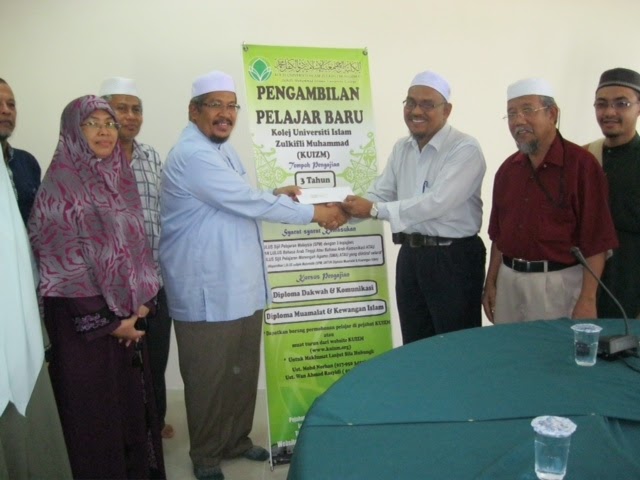 Sanggahtoksago Com Pesuruhjaya Pas Wilayah Hulur Sumbangan Kepada Kolej Universiti Islam Zulkifli Muhamad Kuizm