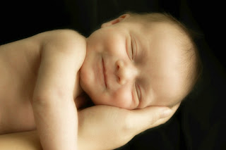 smiling baby, sleeping baby - Images provided by http://photoforu.blogspot.com/