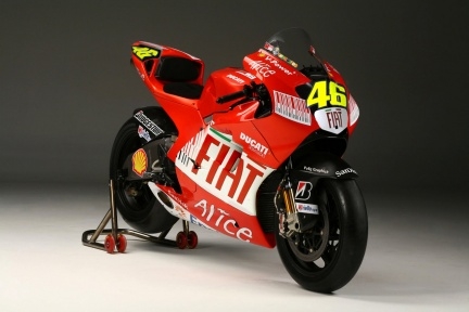 Valentino Rossi on the Fiat Ducati Valentino Rossi on the Fiat Ducati