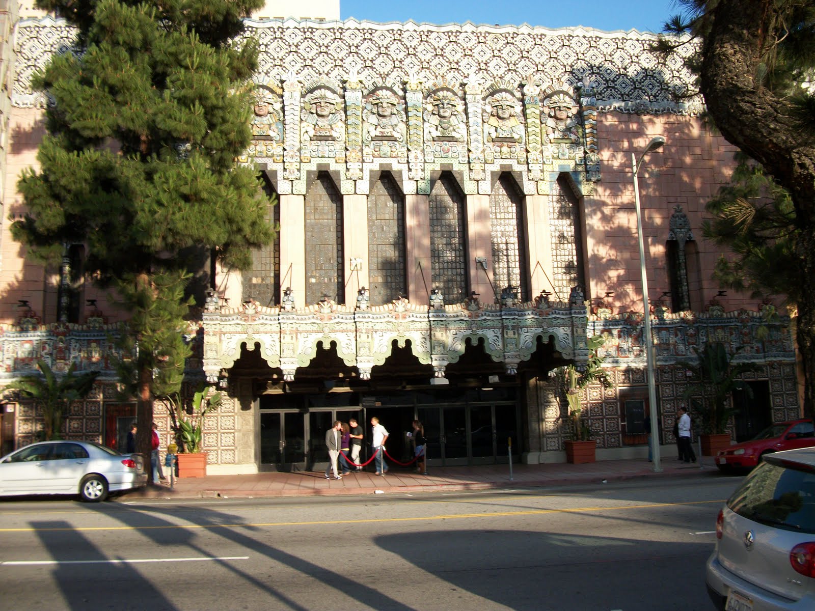 35 in 52 Discovering the real Los Angeles Mosaic Church