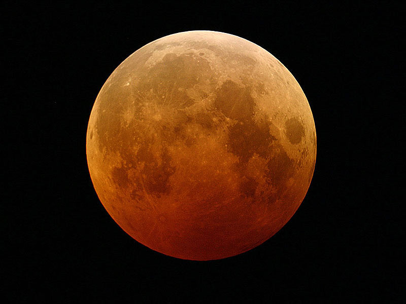 [Lunar_Eclipse_October_27_2004_17_Low_Res.jpg]