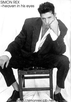 Simón Rex mas joven y delgado
