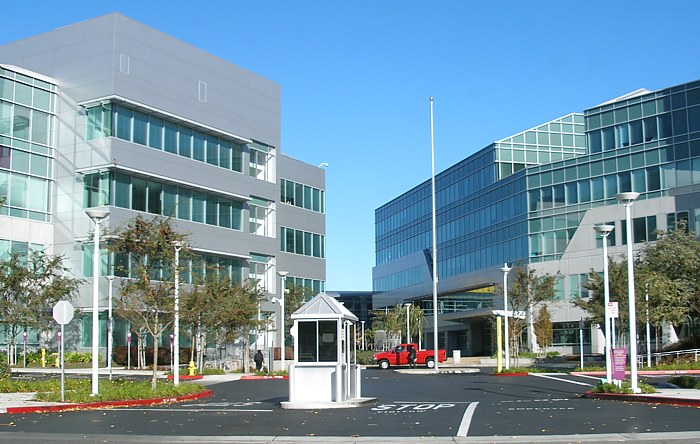 Entrance_To_Yahoo_Headquarters.jpg