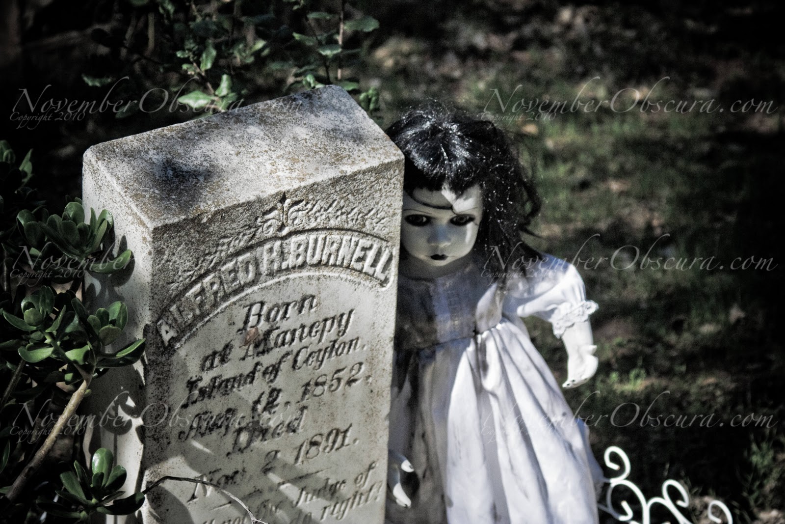 November Obscura Dolls Halloween visit to an old Cemetery