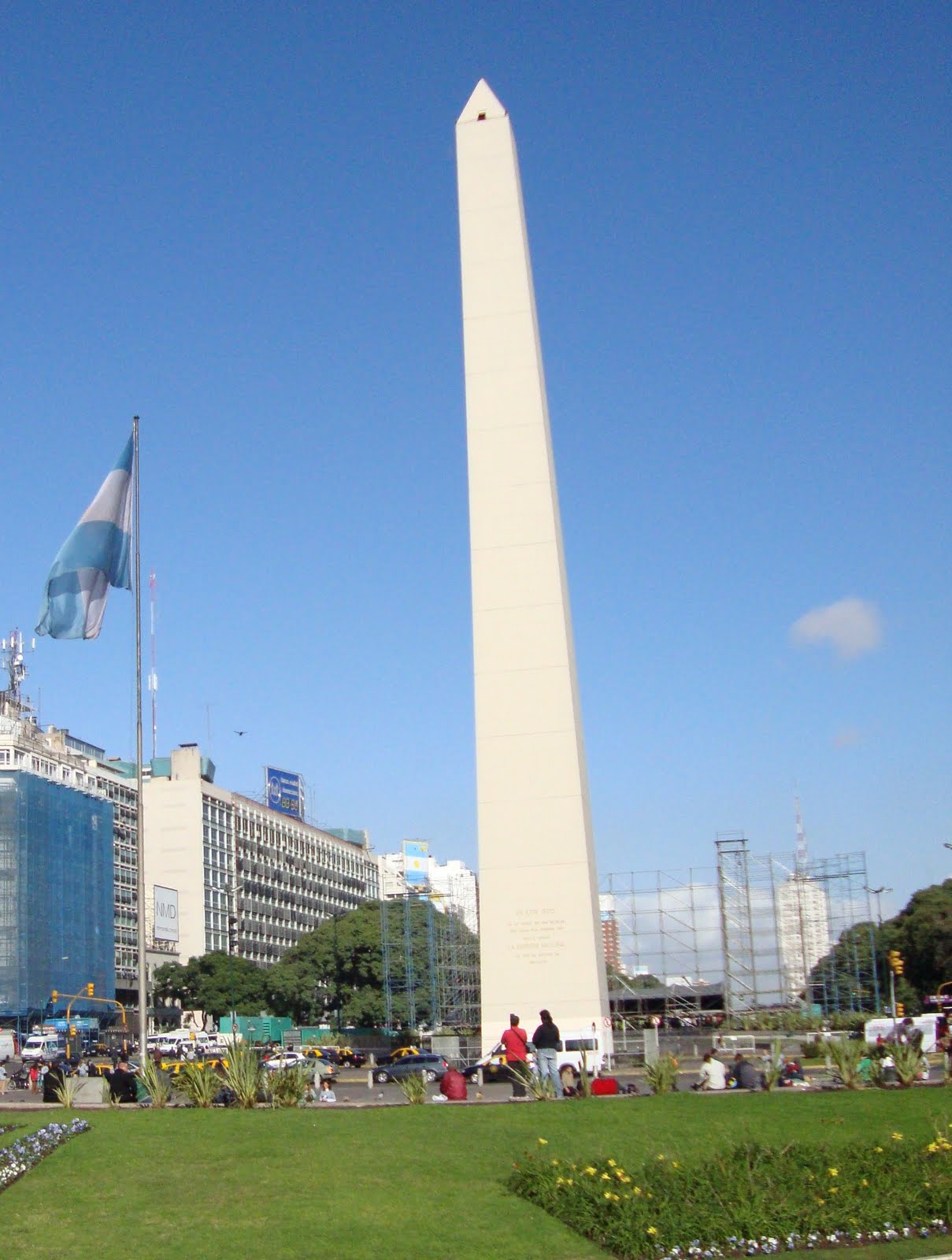 Fi's Adventures in South America: El Obelisco