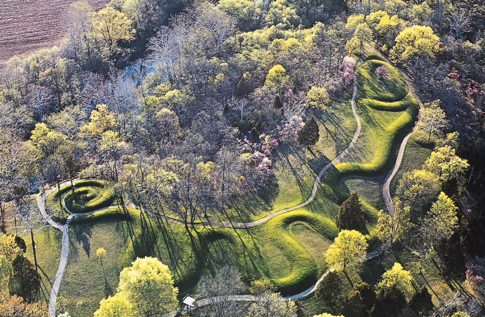 [Image: Great+Serpent+Mound,+Ohio.jpg]