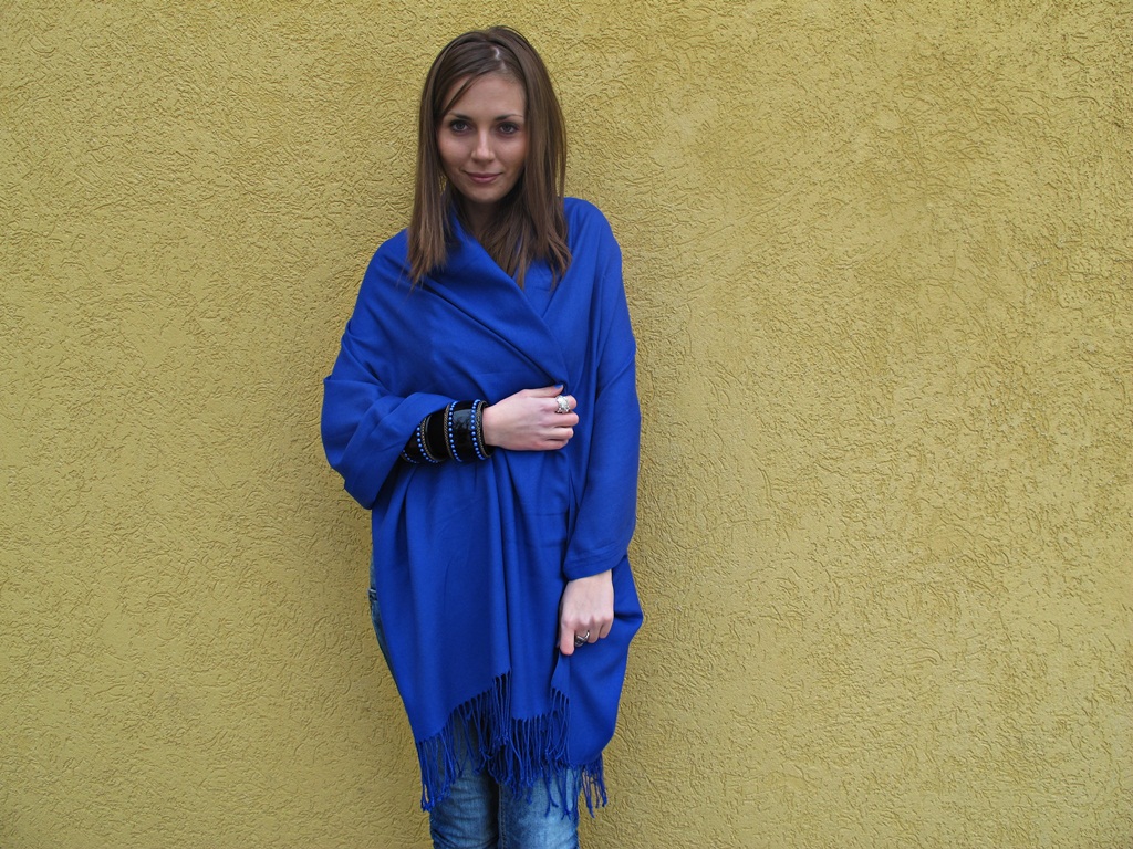 Powder Blue How to wear your pashmina scarf...