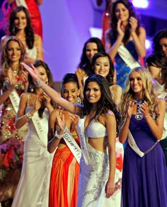 [Miss+Russia+is+crowned+Miss+World+2008,Miss+India+1st+runner+up+(5).jpg]