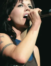 Dolores O'Riordan Hairstyle and Fashion Dolores O'Riordan Hairstyle and Fashion
