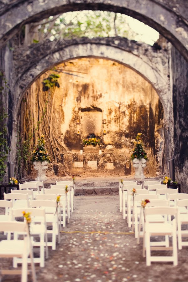 Destination Weddings - Ancient Ruins set the Scene for this Real-Life