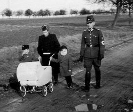 [nazi-family-stroll.jpeg]