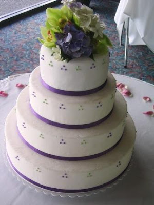 4 tier round wedding cakes dots